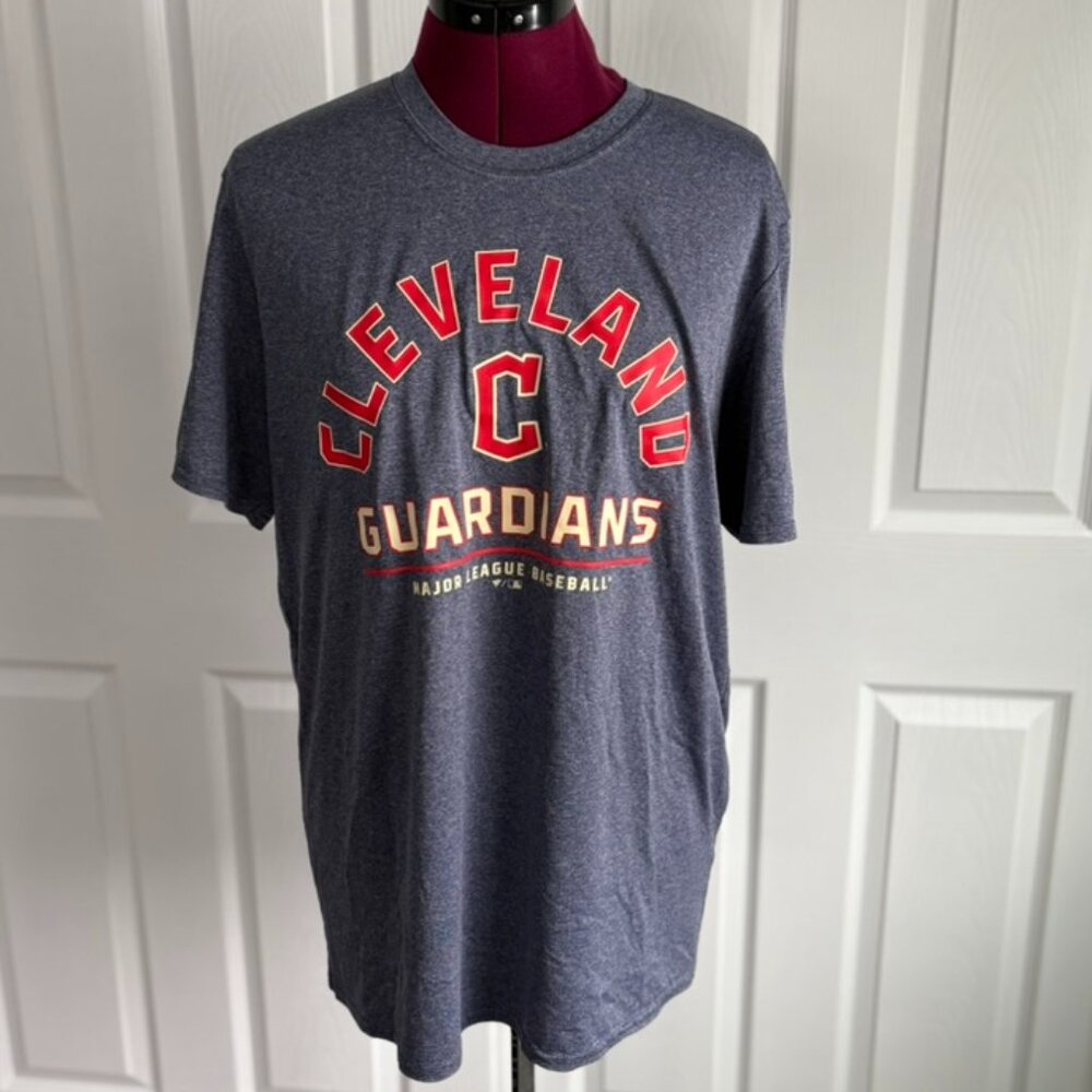 Cleveland Guardians T-Shirt - Size Large